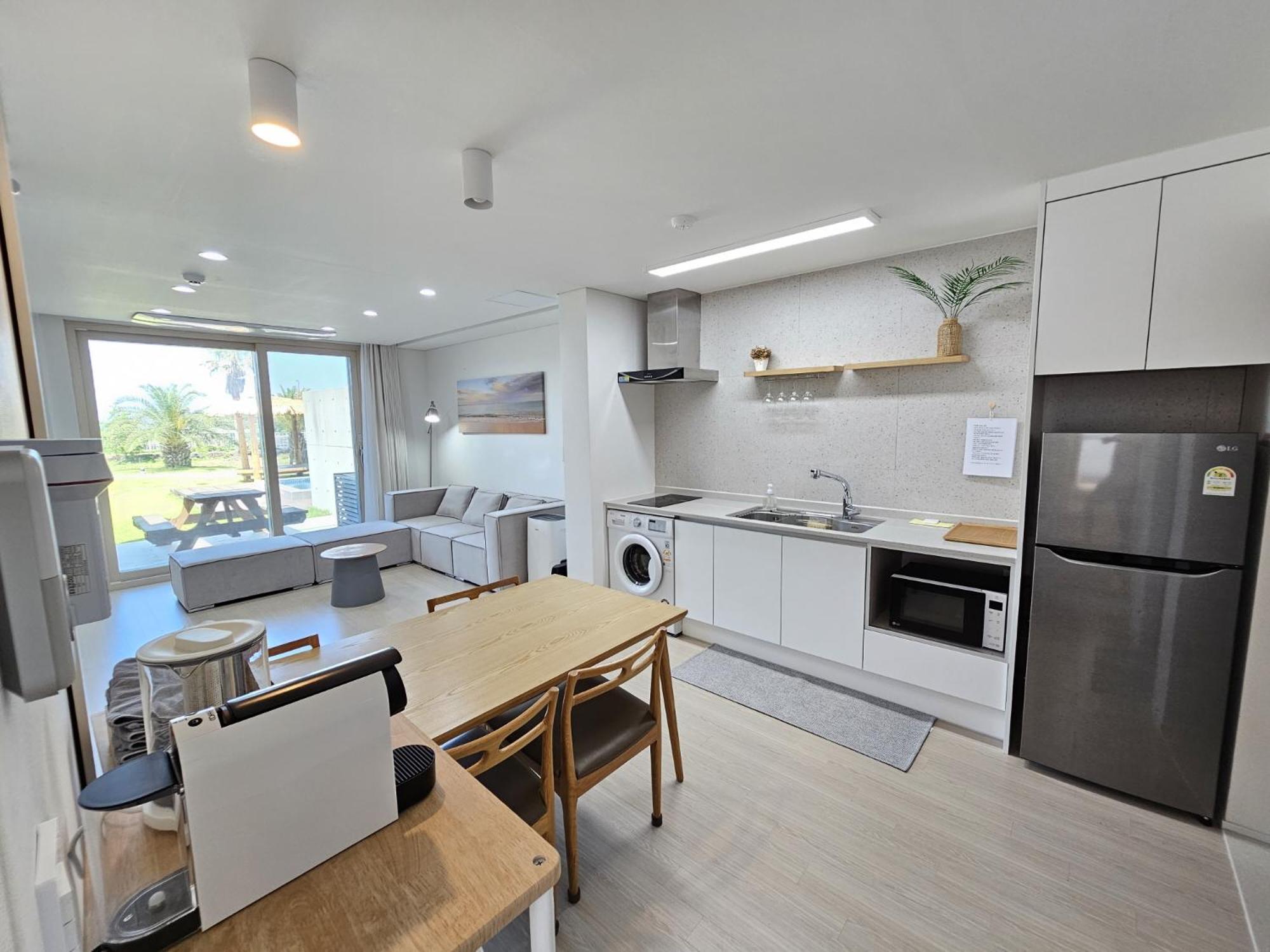 Jeju Badayeon Villa Сеогвипо Екстериор снимка