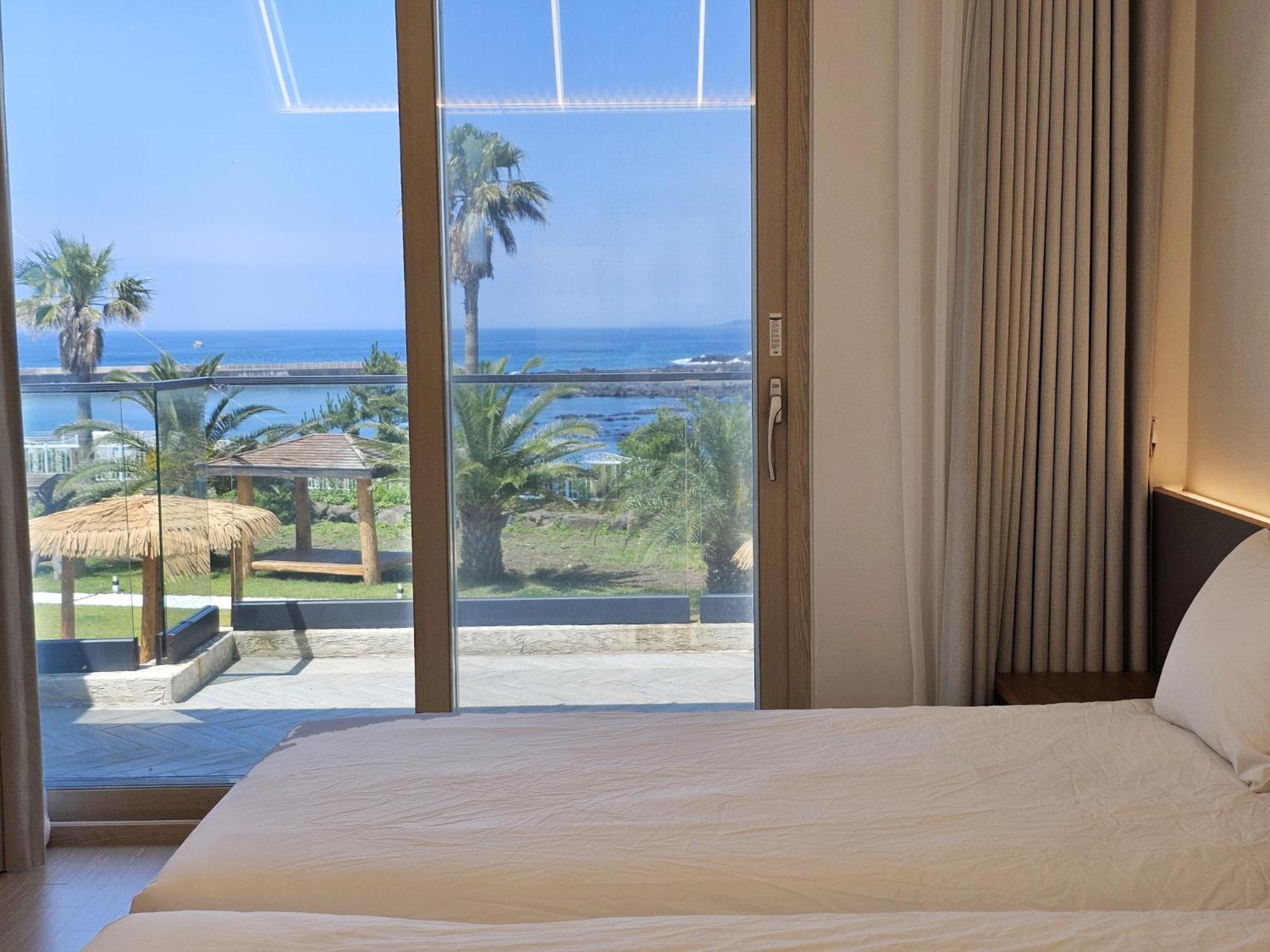 Jeju Badayeon Villa Сеогвипо Екстериор снимка