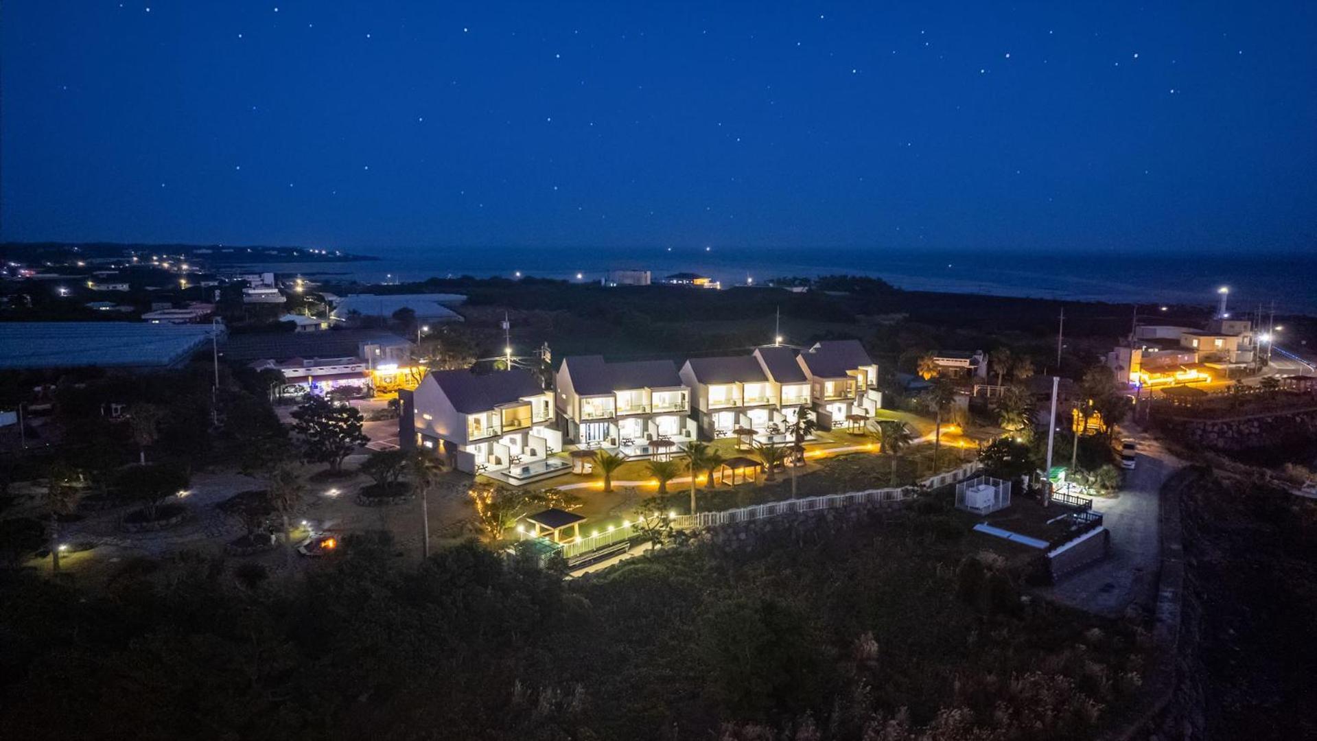 Jeju Badayeon Villa Сеогвипо Екстериор снимка