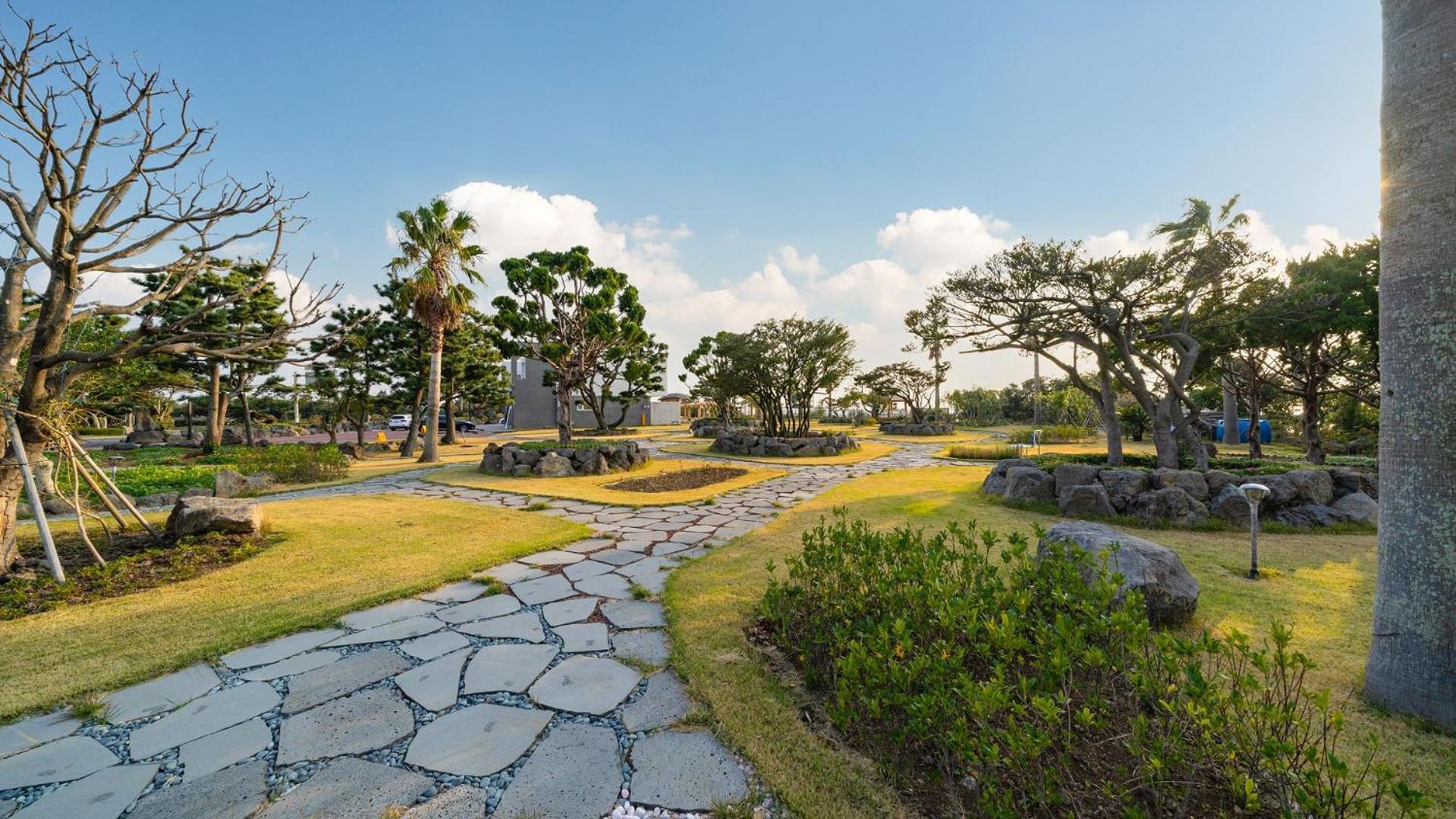 Jeju Badayeon Villa Сеогвипо Екстериор снимка