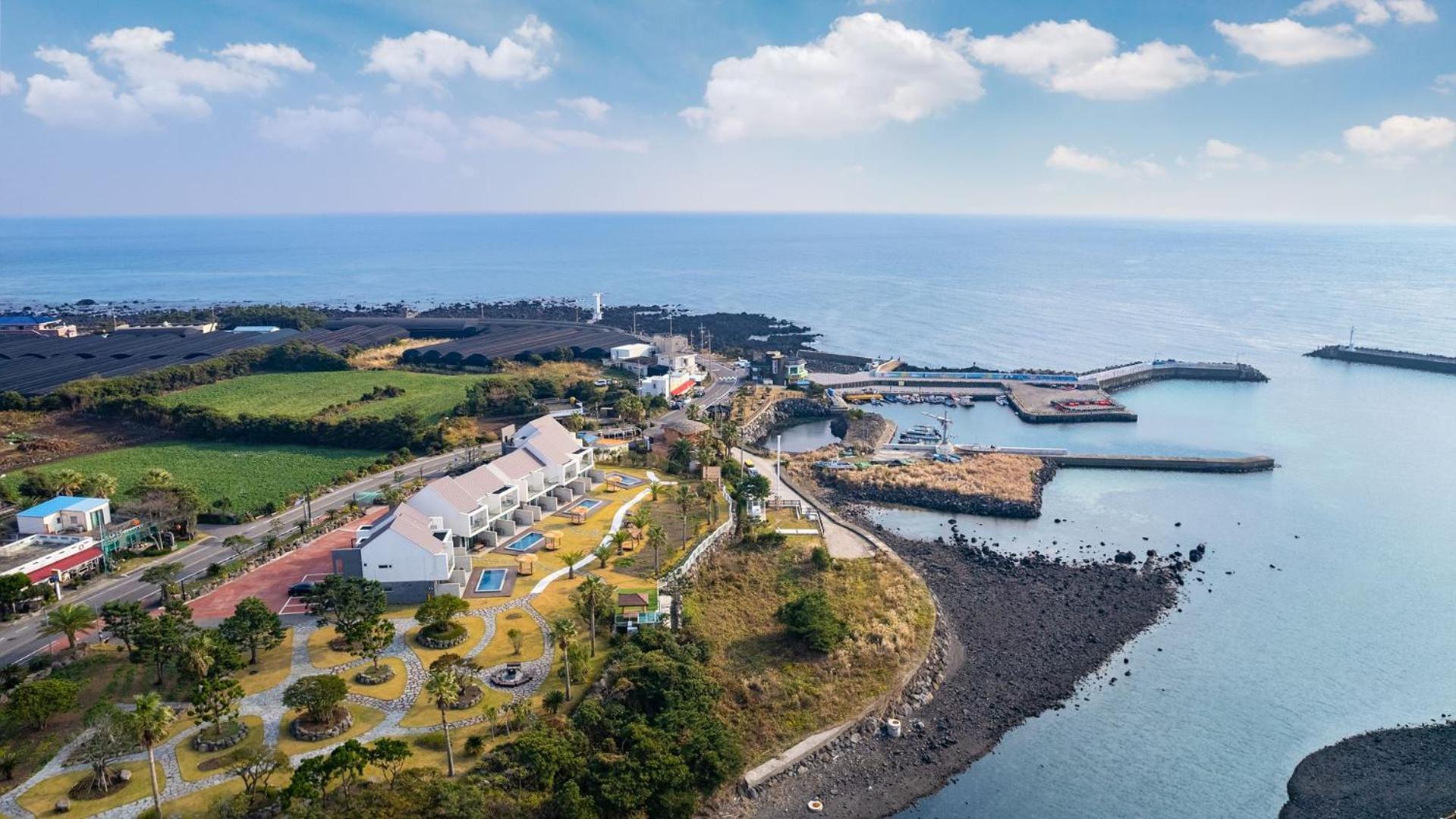 Jeju Badayeon Villa Сеогвипо Екстериор снимка