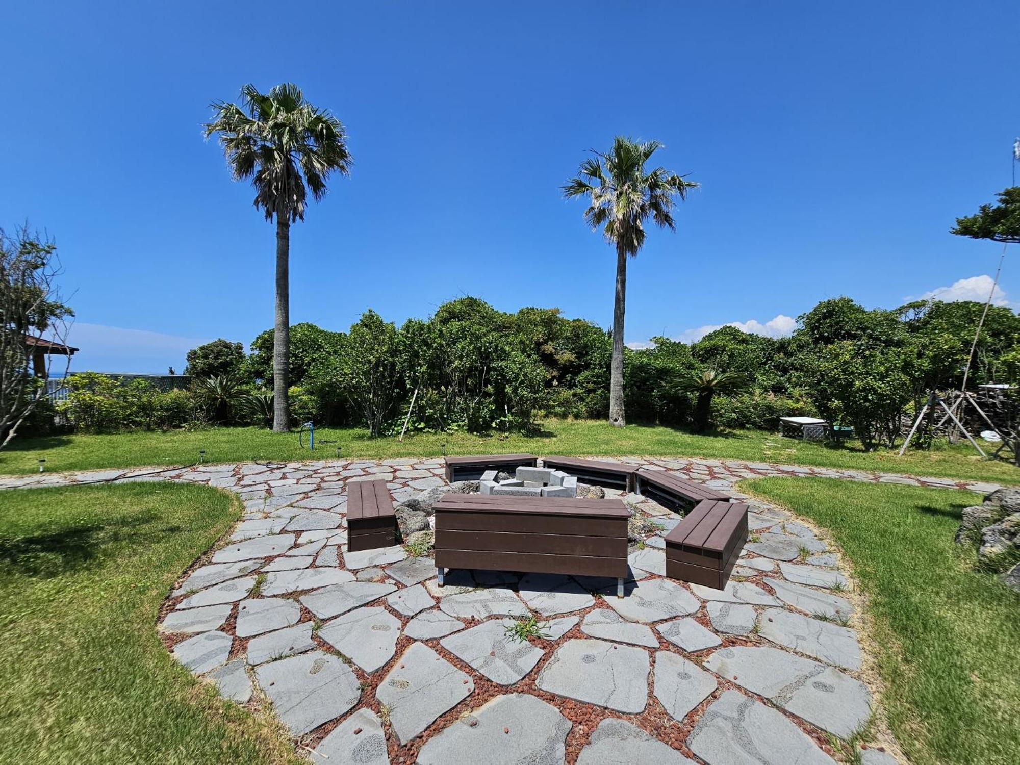 Jeju Badayeon Villa Сеогвипо Екстериор снимка